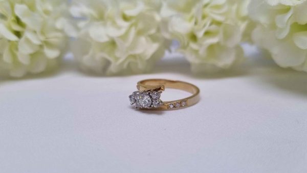 18ct Yellow Gold Diamond Bypass Ring TW309774 - Image 30