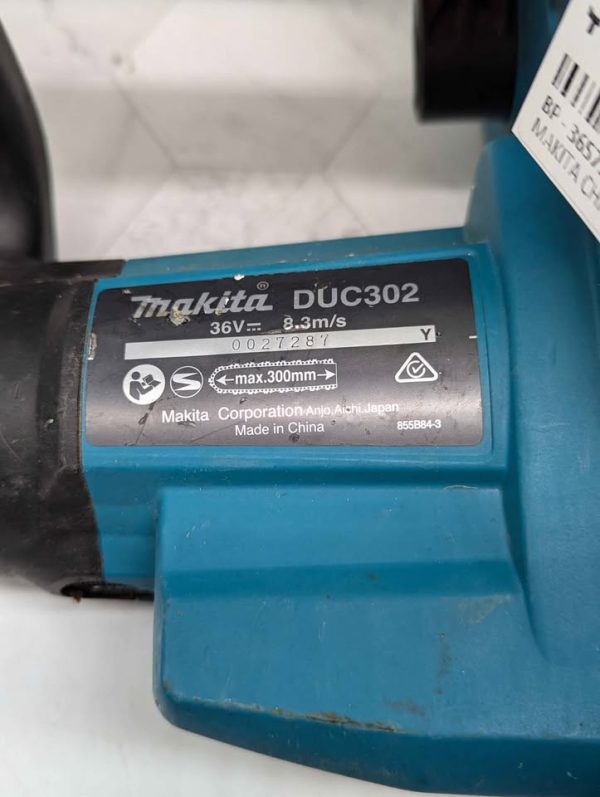 Makita 18Vx2 300mm Chainsaw Skin-Only (DUC302) - BP365714 - Image 4