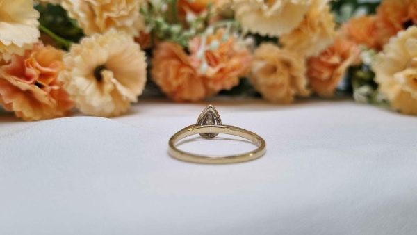 Ladies 9ct Yellow Gold Pear Diamond Halo Ring TW292564 - Image 29