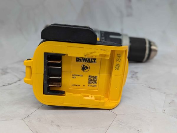DeWalt 18V XR Brushless Hammer Drill Driver Skin-Only (DCD796) - BP362484 - Image 6