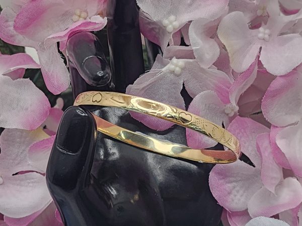 Ladies 9CT Yellow Gold Engraved Heart Design Bangle - IP347329 - Image 11