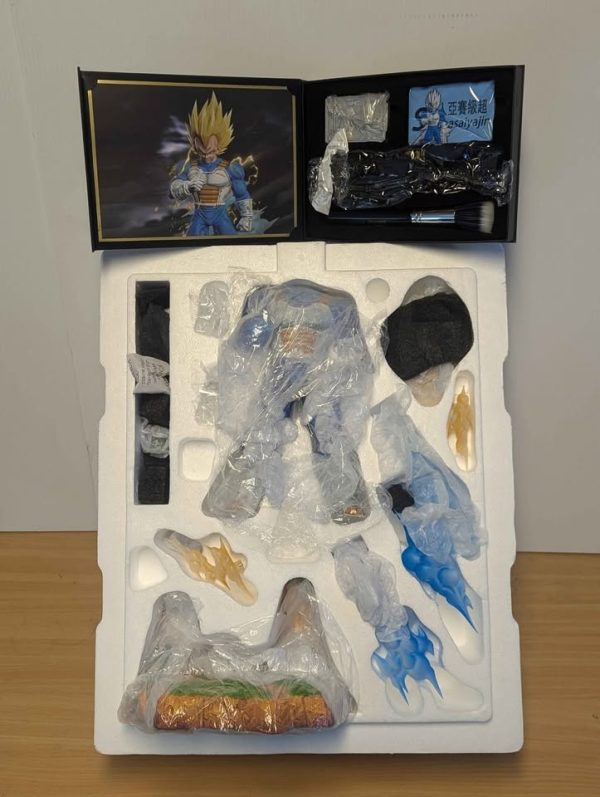 Clouds Studio Dragon Ball Z Super Saiyan Vegeta Collectable Figure - BP372964 - Image 7