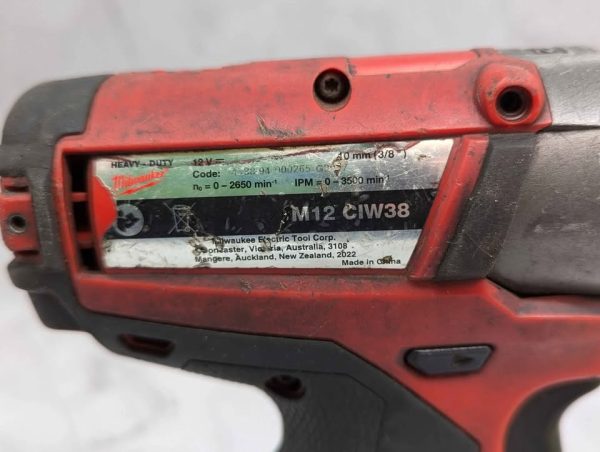 Milwaukee 12V FUEL 3/8" Impact Wrench w/ 2Ah Battery - BP367890 - Image 4