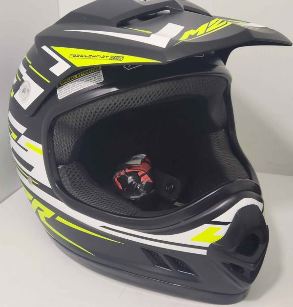 M2R MOTORBIKE HELMET XL 53-54CM #GN372810 - Image 3