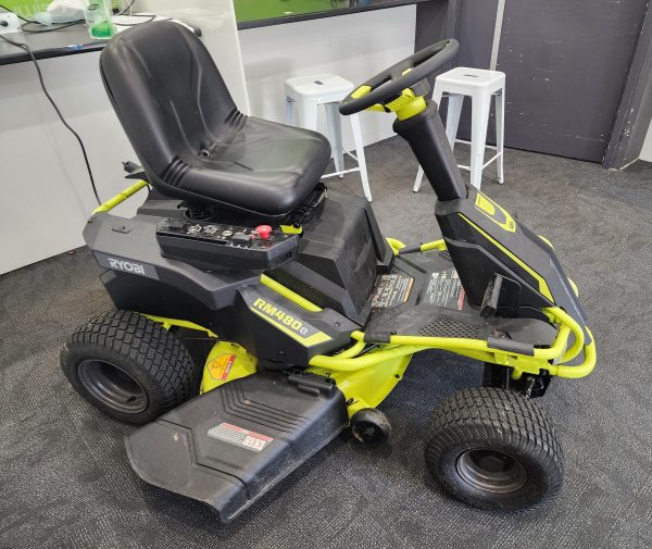 Ryobi 48V 38" 75Ah Brushless Ride-On Lawn Mower (RM480e) - IP374170 - Image 4