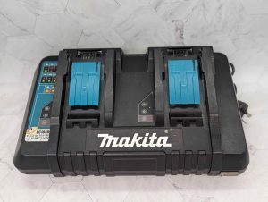 Makita 18V Dual Port Battery Charger (DC18RD) - BP365724