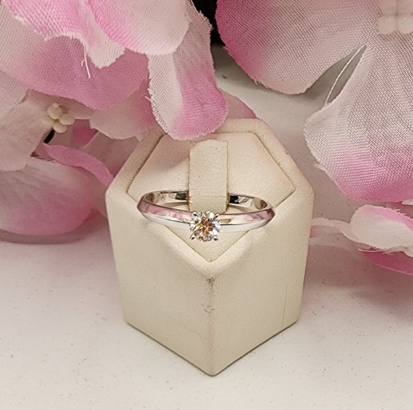 18CT White Gold and Diamond Solitaire Ring - IP328119 - Image 8