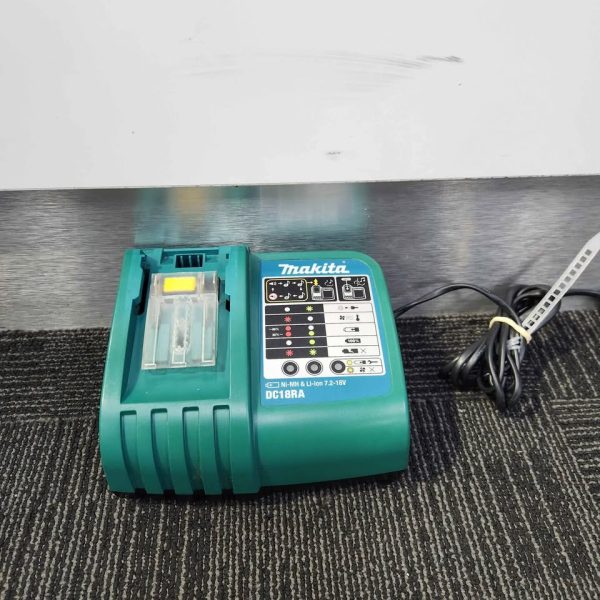 Makita 18v Charger #GN374066