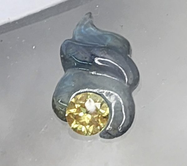 Carved Blue and Yellow Sapphire "Sun and Cloud" - IP308919 - Image 8