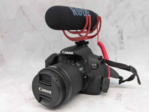 Canon EOS 700D DSLR Camera w/ EF-S 18-55mm IS STM Lens and Tripod - BP365057