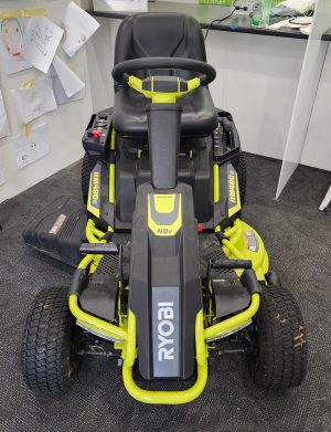 Ryobi 48V 38" 75Ah Brushless Ride-On Lawn Mower (RM480e) - IP374170