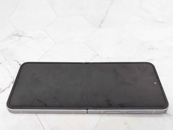 Samsung Galaxy Z Flip6 256GB Mobile Phone (SM-F741B) - BP374084 - Image 5