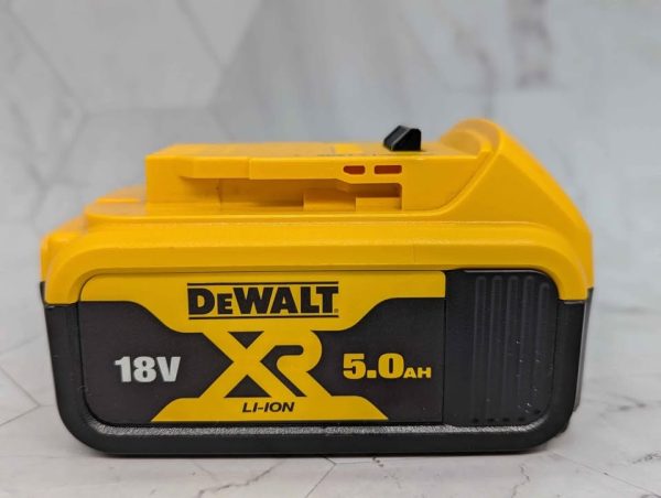 DeWalt 18V 5.0Ah Battery - BP371004 - Image 4
