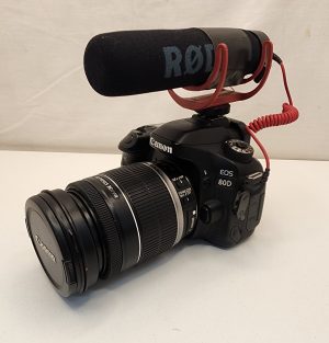 Canon EOS 80D w/ EFS 18-200MM Zoom Lens and Rode Video Microphone - IP375328