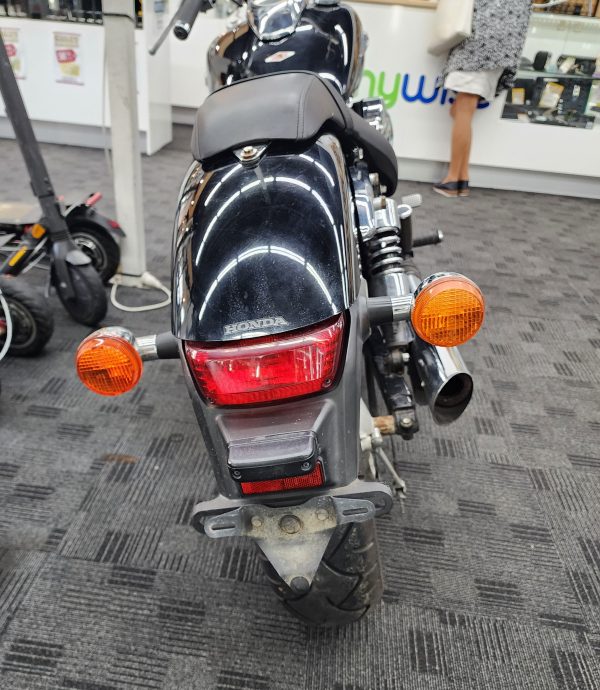 2007 Honda Shadow Spirit 750 (VT750C2) - IP369300 - Image 11