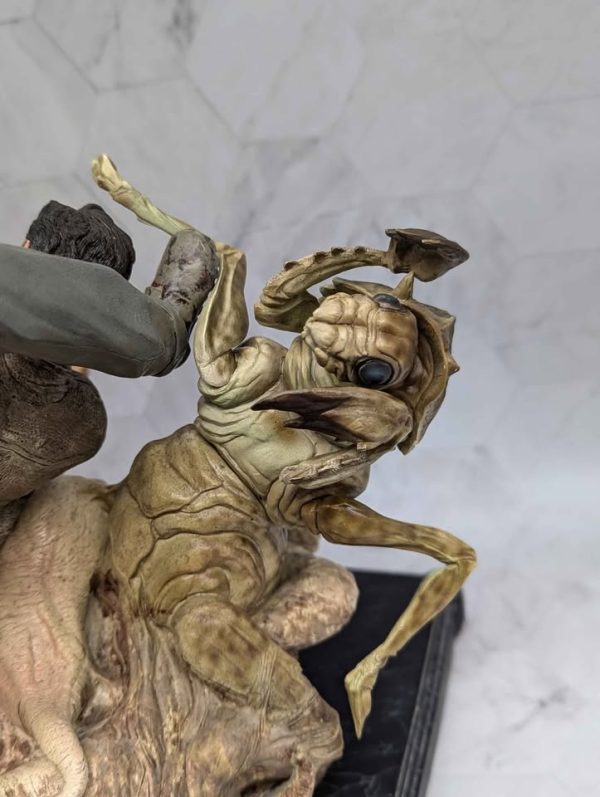 Weta Kong Jack & Denham's Ravine Struggle Statue - BP37425 - Image 6