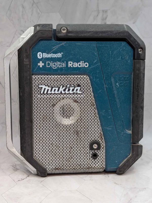 Makita 18V Digital Jobsite Radio Skin-Only (DMR115) - BP371808 - Image 6