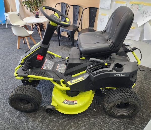 Ryobi 48V 38" 75Ah Brushless Ride-On Lawn Mower (RM480e) - IP374170 - Image 10