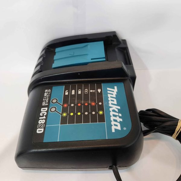 MAKITA 18V BATTERY CHARGER #GN360590 - Image 7