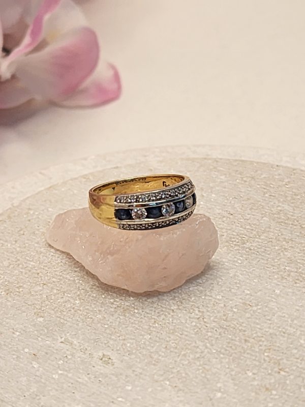 18CT Mixed Gold, Diamond And Sapphire Ring - IP307459 - Image 4