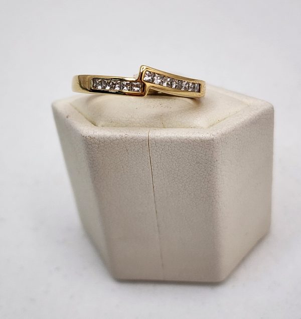 Ladies 18CT Yellow Gold Cross-Over Diamond Ring- IP320308 - Image 17