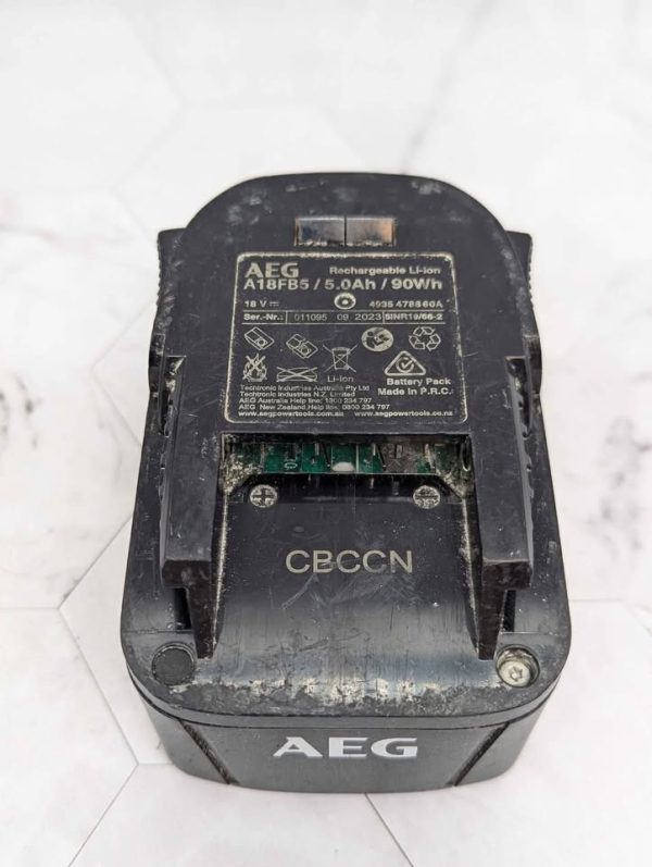 AEG 18V 5Ah Battery - BP374086 - Image 4