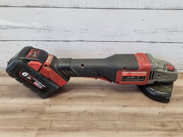 Milwaukee 18V Angle Grinder TW373867 - Image 6