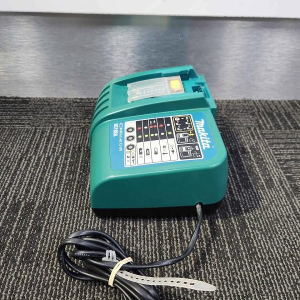 Makita 18v Charger #GN374066 - Image 8