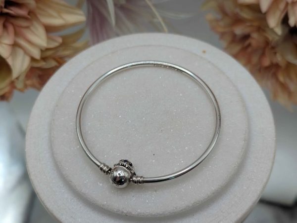 Pandora Moments Sterling Silver Disney Stitch "Love at First Bite" Clasp Bangle (11.6gms) - BP375374