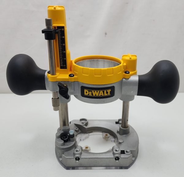 Dewalt 900W 1/4" Premium Plunge & Fixed Base Router Combination - IP353628 - Image 13