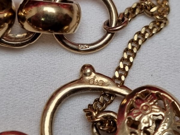 9ct Yellow Gold Belcher Heart Locket Bracelet TW326437 - Image 3