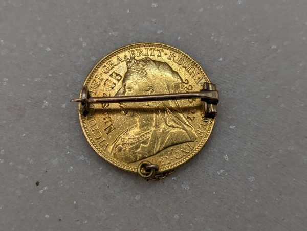 22CT Yellow Gold Full Sovereign Coin Pin (8.4gms) - BP354938 - Image 4