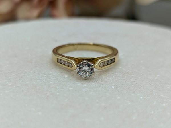 Ladies 18CT Yellow Gold Diamond Solitaire Ring (3.9gms) - BP312929 - Image 2