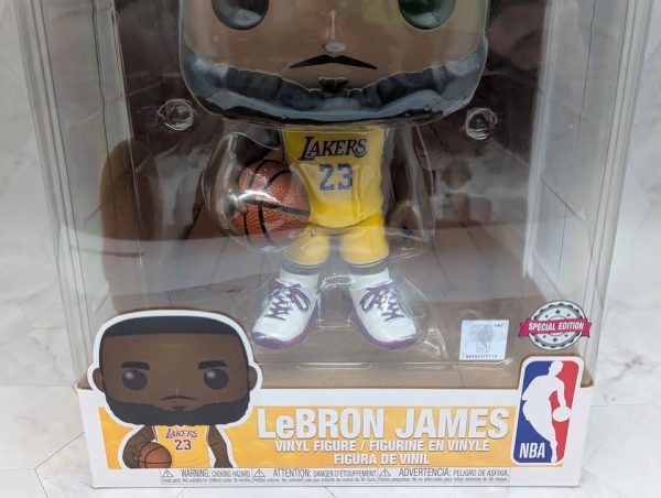 Pop! Basketball LeBron James Giant Vinyl Figure #97 - BP375464 - Image 3