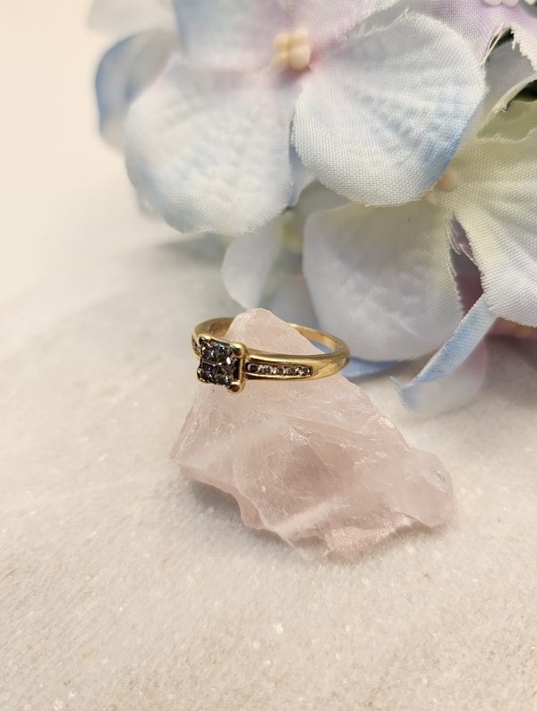 9CT Yellow Gold Diamond Ring - IP331293 - Image 3