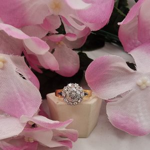 Valuated 18CT Yellow Gold Illusion Diamonds and Sapphire - IP354362