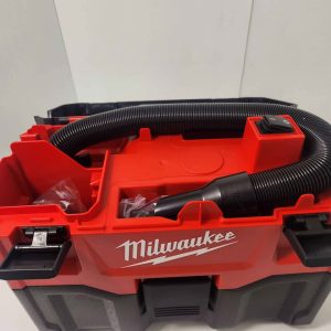 MILWAUKEE 18V WET/DRY VACUUM #GN371777