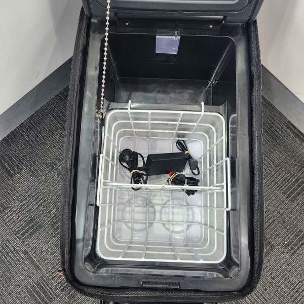 XTM FRIDGE/FREEZER 40L WITH POWER CORD #GN378004 - Image 18