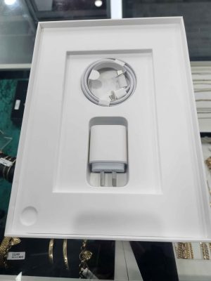 APPLE IPAD 10TH GENERATION IN BOX #GN356696