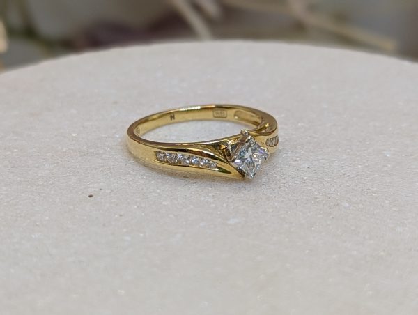 Ladies 18CT Yellow Gold Diamond Ring (3.5gms) - BP233959 - Image 16