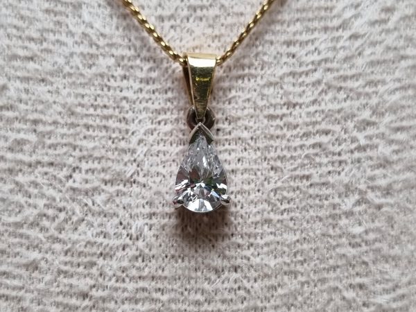 18ct Yellow Gold Necklace with Cubic Zirconia Pendant TW338825 - Image 2