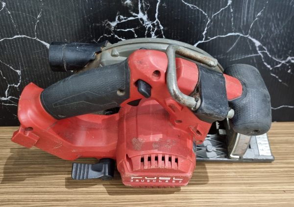 Milwaukee 18V Circular Saw TW371550 - Image 6