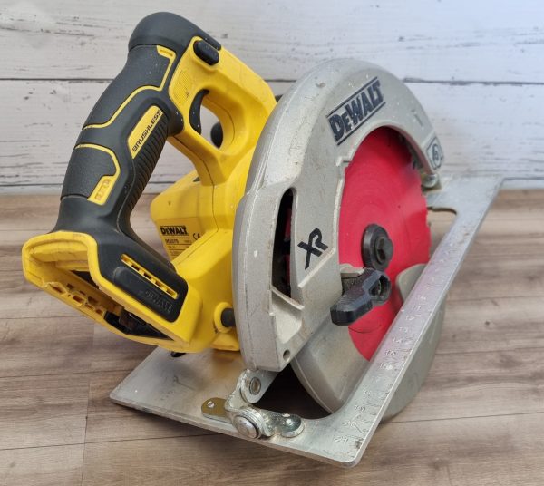 DeWalt 18V Circular Saw TW373331 - Image 8