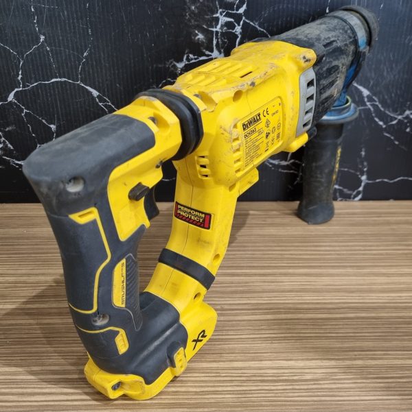 DeWalt 18V Rotary Hammer Drill TW366713-1 - Image 8