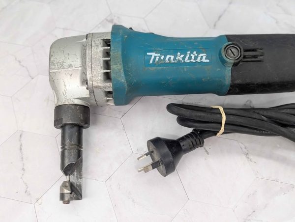Makita 1.6mm Metal Nibbler (JN1601) - BP376760 - Image 2