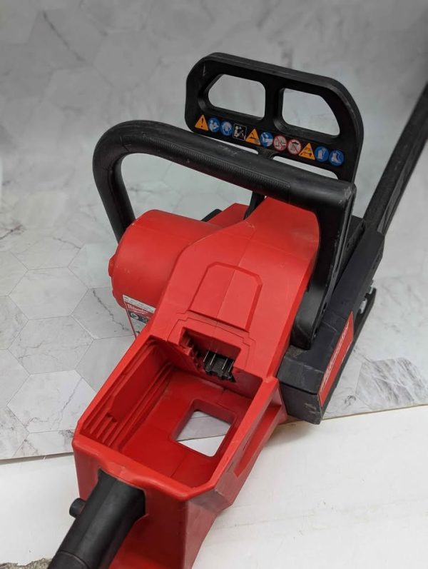 Milwaukee 18V 406mm Chainsaw Skin-Only (M18FCHS) - BP376551 - Image 3