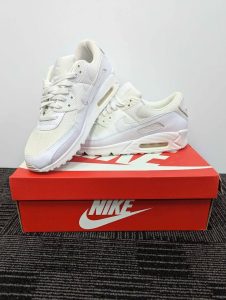 White Nike Air Max 90 Shoes (Size US10) - BP378359
