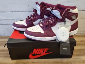 Nike Air Jordan 1 Retro High OG Bordeaux Sneakers TW342404