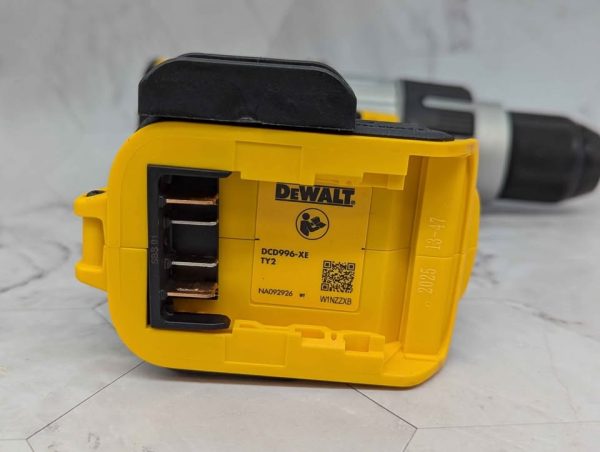 DeWalt 18V XR XRP Hammer Drill Driver Skin-Only (DCD996) - BP376600 - Image 5