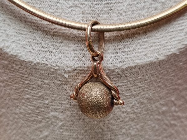 9ct Rose Gold Necklace with Ball Pendant TW361582 - Image 2